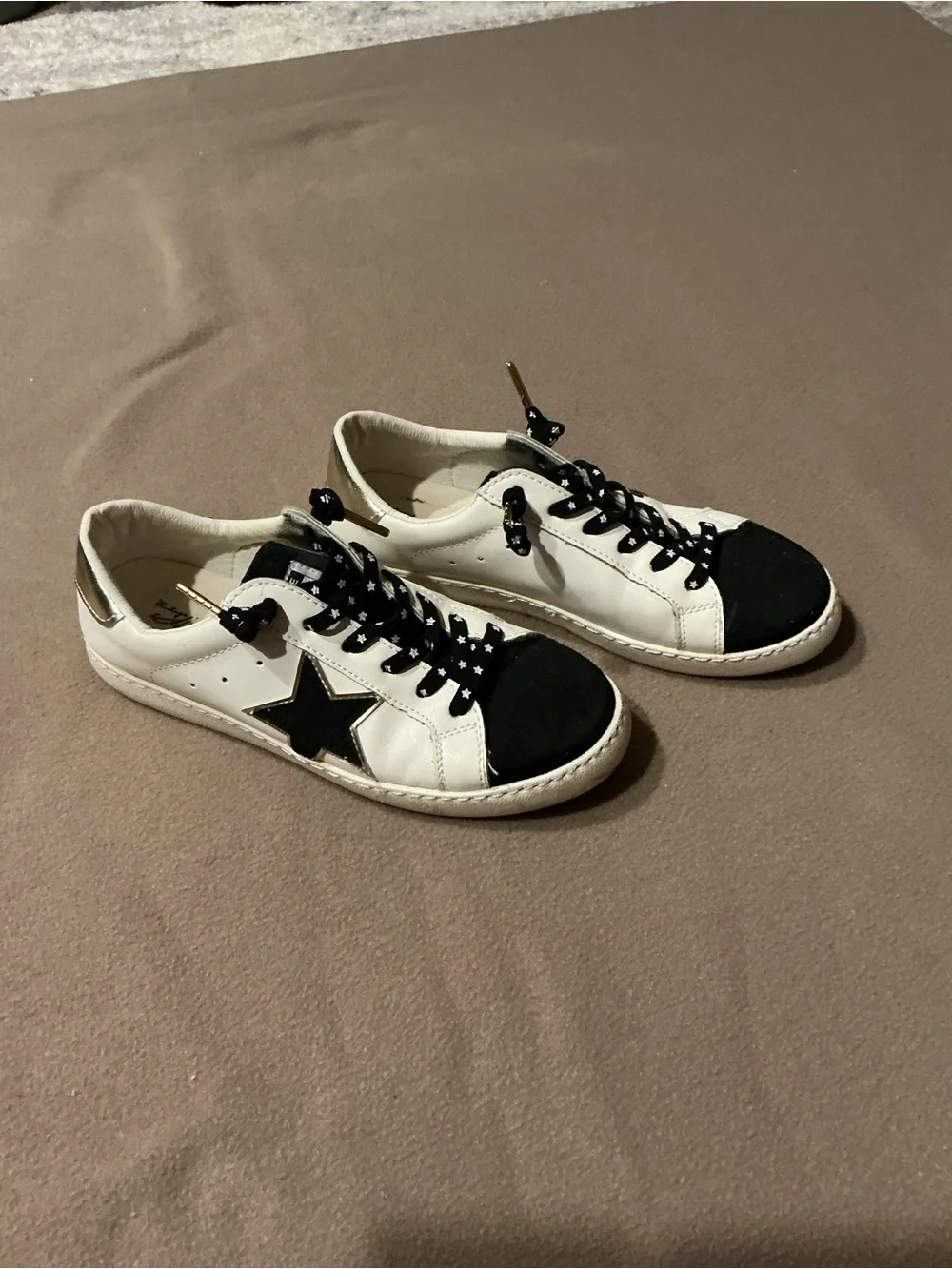 Woman’s great condition “Vintage Havanas sneakers